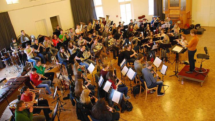 "Einfach tierisch" lautet das Motto des diesjährigen Konzerts des Kreisjugendblasorchesters. An den Probewochenenden bereiten sich 65 Musiker auf ihren Auftritt vor. Foto: Carmen Schmitt
