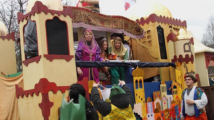 Eine tolle Wagennummer mit "Aladin" Foto: Günther Geiling