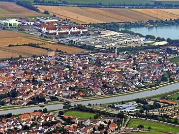 Hirschaids Antrag auf Anerkennung als Mittelzentrum ist abgelehnt worden. Das sorgt für Dissonanzen. Foto: Ronald Rinklef