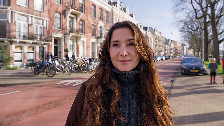 Zeina wurde heimlich gefilmt. In der "team.recherche"-Doku schildert sie, wie sie sich wehrte.