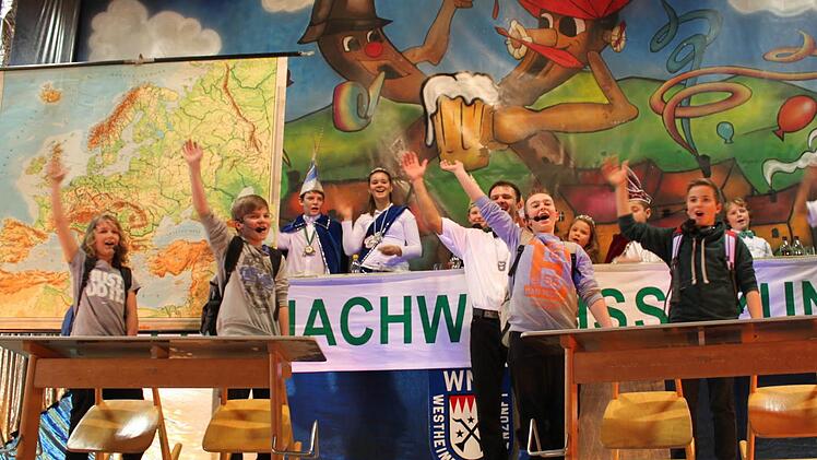 Als Lokal-Matadoren glänzten die Schulchecker, Leon, Luca, Dominik und Christoph, von der Westheimer Narrenzunft mit Trainer Thomas Zeiß.