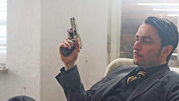 Stefan Evertz spielt einen Profikiller in "Warum Siegfried Teitelbaum sterben musste".  Foto: Arndt M&uuml;ller