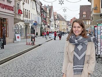 Citymanagerin Elena B&uuml;ttner hatte viele Ideen um den Leerstand zu stoppen. Ein besonders wichtiger Aspekt ist der Kontakt und die Kommunikation zwischen der Stadt, Stadtwerken, Eigent&uuml;mern und auch den Gesch&auml;ftsinhabern.  Foto: Theresa Schiffl