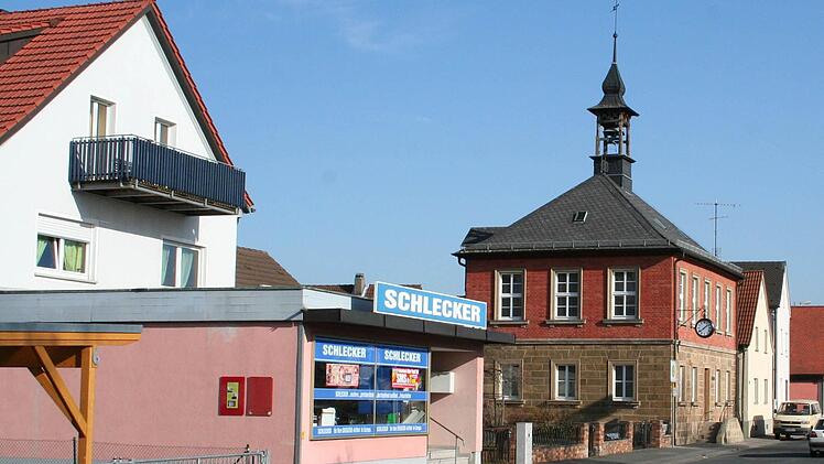 Vergangenheit: Bis 2012 wurde in der Hauptstraße 7 ein Schleckermarkt betrieben. Archivbild: Gemeindearcbhiv