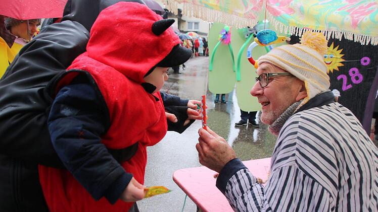 Für die Kinder gab's viel Süßes. Thomas Malz