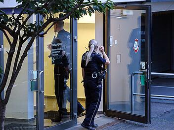 Unbekannte Frau nimmt Neugeborenes aus Krankenhaus mit