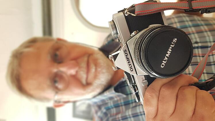 Die Olympus OM 2 war die erste Kamera, die Steffen Schanz besaß - sie war analog und mit manuellem Fokus.  Fotos: Eckehard Kiesewetter