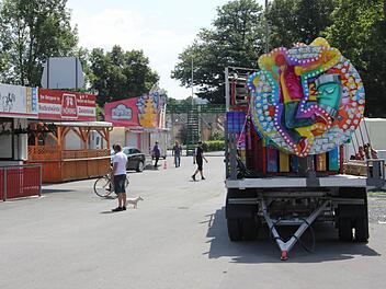Der Festbetrieb auf dem Schützenplatz in Kronach wird vorbereitet. Die Weichen für ein Freischießen 2014 im geplanten Rahmen sind nun gestellt. Foto: Franziska Knobloch