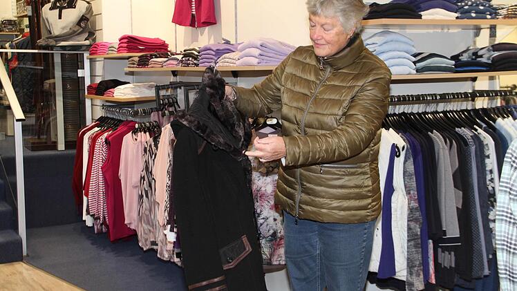 Schicke und tragbare Mode für Damen und Herren führt Hosen-Meier.  Fotos: Gerda Völk