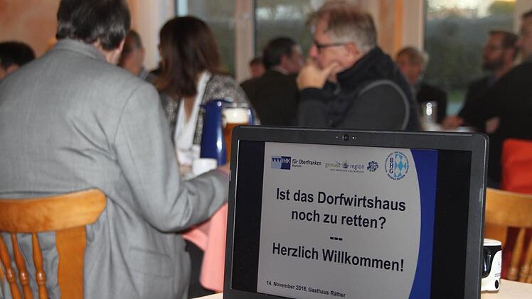 Das Thema des Treffens in Oberzettlitz ist klar. Foto: Stephan Tiroch