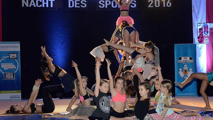 Hier lebt der Sport: Die Turnerinnen des TSV ernteten wie jedes Jahr viel Applaus. Fotos: Peter Rauch