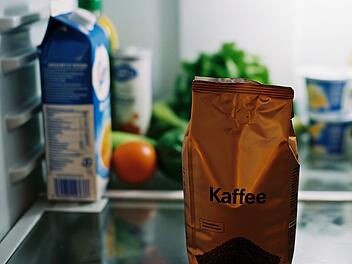 Kaffee im Kühlschrank lagern? Expertin äußert sich zu Mythos