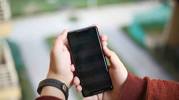 Vorsicht, Betr&uuml;ger! Am Telefon solltest du nicht mit "Ja" melden