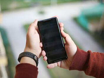 Vorsicht, Betr&uuml;ger! Am Telefon solltest du nicht mit "Ja" melden