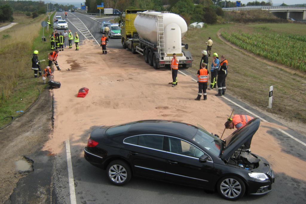 Lebensgefährlich verletzt: Frau gerät bei Baiersdorf in Gegenverkehr