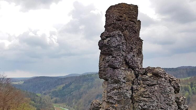 Was hat die Fränkische Schweiz m it dem Land der Eidgenossen zu tun? Das fragte ein Moderatorenteam des Wiesenttaler Bürgermeister Helmut Taut (FW).  Foto: Andreas Hofbauer