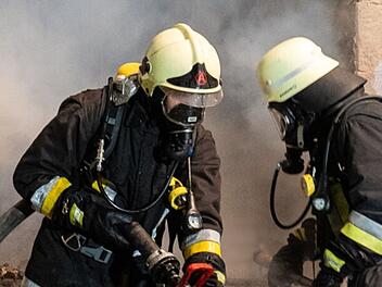 Hemhofen: Feuerwehr wird zu Brand alarmiert - und findet Mann tot in Wohnung auf