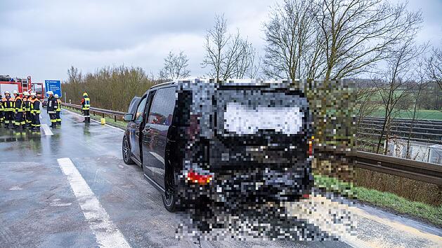 Unfallserie durch Graupelschauer auf der Autobahn: Mehrere Fahrzeuge verungl&uuml;cken auf der A70