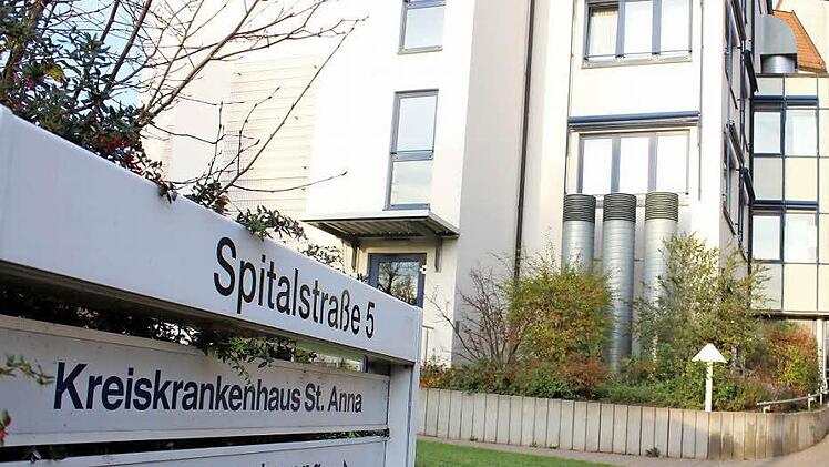 Das Kreiskrankenhaus in Höchstadt braucht 2015 deutlich mehr Zuschuss als in den vorangegangenen Jahren.  Foto: Andreas Dorsch