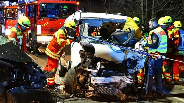 In Unterfranken ist es am Samstagnachmittag zu einem schweren Unfall gekommen, bei dem einer der Beteiligten verstorben ist. Fotos: Höfig/News5