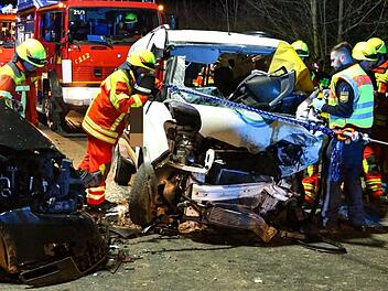 In Unterfranken ist es am Samstagnachmittag zu einem schweren Unfall gekommen, bei dem einer der Beteiligten verstorben ist. Fotos: H&ouml;fig/News5