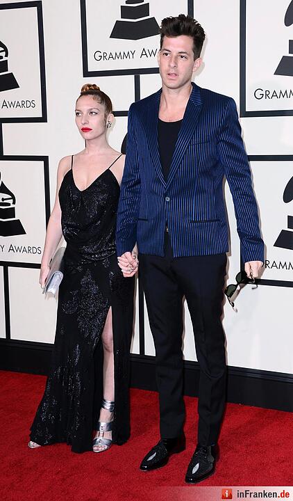 osephine de la Baume und  Mark Ronson