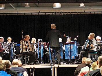 Ein beeindruckendes Konzert bot die Akkordeongruppe „Rhythmische Harmonika Forchheim“.