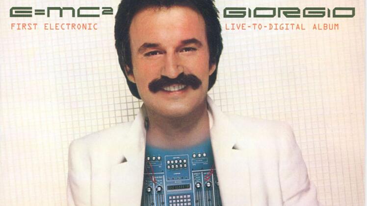 Markenzeichen Schnurrbart: Giorgio Moroder auf dem Cover seines Albums "E=MC2" von 1979.