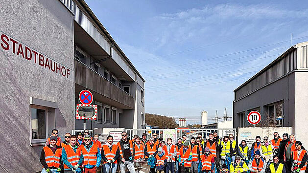 Bayreuth: B&uuml;rger setzen mit M&uuml;llsammelaktion Zeichen f&uuml;r Umweltschutz