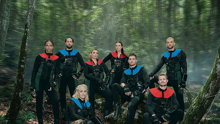 Stellen sich dem Nervenkitzel in der Wildnis (von links): Cecilia Asoro, Maurice Dziwak, Caro Robens, Valentina Principessa, Gloria Glumac, Max Bornmann, Aaron K&ouml;nigs und Serkan Yavuz.