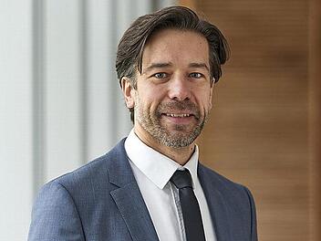 Während seines Studiums wurde bei Professor Uwe Demmler das Interesse am Thema Steuern geweckt: "In jeder Vorlesung ging bei mir ein Lämpchen an und ich hatte wieder etwas verstanden."  Foto: Hochschule Coburg