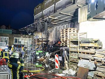 Bamberg: Feuerwehr löscht Brand in Egelseestraße