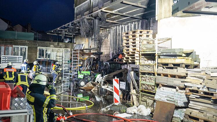 Bamberg: Feuerwehr löscht Brand in Egelseestraße