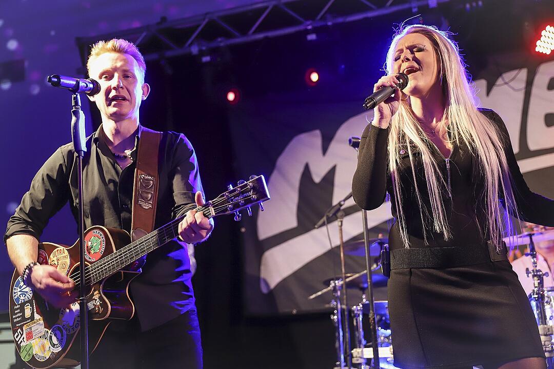 Es wurde in das Jahr 2025 gefeiert.