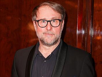 Bjarne Mädel Im Interview verrät Bjarne Mädel, warum er Weihnachten "eher als Zuschauer" erlebt.