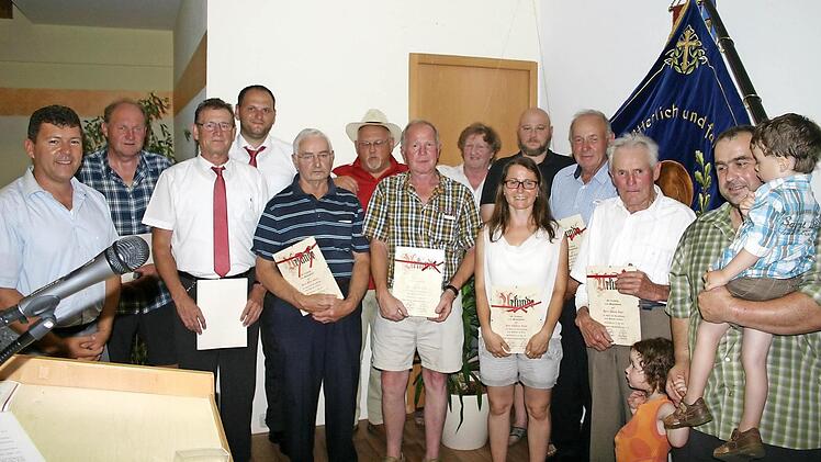 Bis zu 60 Jahre halten die Jubilare dem TSV die Treue.