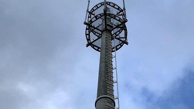 Im Januar 2021 soll der neue Mobilfunkturm bei Oberbach in Betrieb gehen.Foto Sebastian Schmitt