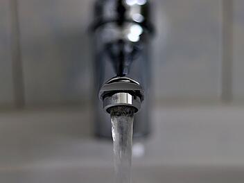 Bundesamt warnt vor dem Trinken von warmem Leitungswasser