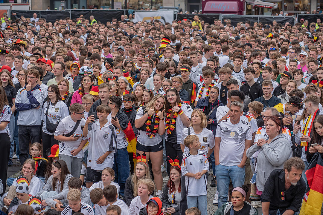 Bamberg feiert ausgelassen den Sieg der Nationalmannschaft auf Fanmeile