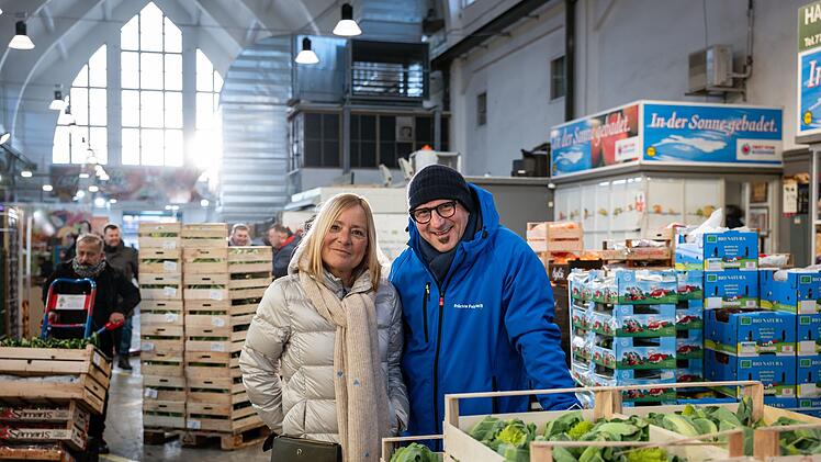 Obsth&auml;ndlerin Jenny hat sich in der M&uuml;nchner Gro&szlig;markthalle eine Existenz aufgebaut.