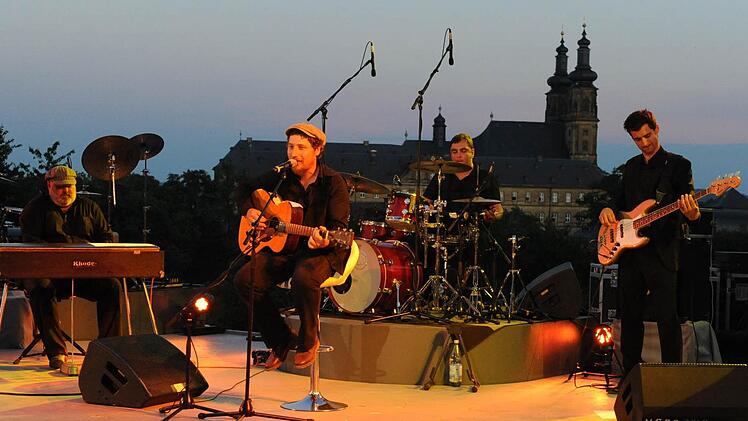 Dominik Plangger (MItte) und seine Band werden im Hauptprogramm der "Songs an einem Sommerabend" in diesem Jahr wieder mit dabei sei. Archivfoto: Ronald Rinklef