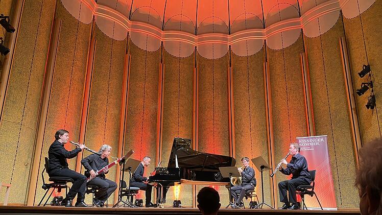Beethoven in der Originalfassung: Unser Bild zeigt (von links) Ramón Ortega Quero (Oboe), Marco Postinghel (Fagott) Igor Levit (Klavier), Carsten Carey Duffin (Horn) und Christopher Corbett (Klarinette).