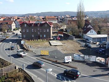 Es tut sich was: Auf dem ehemaligen Marterstock-Gel&auml;nde in der Bahnhofstra&szlig;e in Hammelburg will die B&auml;ckerei Peter Schmitt eine Filiale errichten.