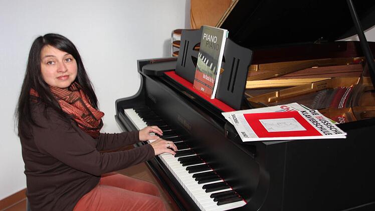 Noch steht der Flügel im Schumacherhaus, ein (erneuter) Umzug in die Mittelschule wird aber geplant. Foto: Ralf Kestel