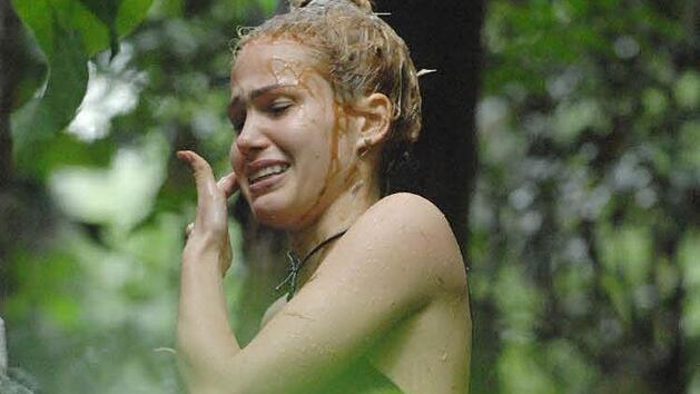 Angelina Heger geht. Foto: RTL Alle Infos zu "Ich bin ein Star - Holt mich hier raus!" im Special bei RTL.de: www.rtl.de/cms/sendungen/ich-bin-ein-star.html