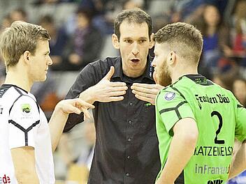 Coburgs Trainer Itamar Stein hatte mit seinen Schützlingen viel zu besprechen, denn gegen den CM Mitteldeutschland lief einiges schief. Foto: K2