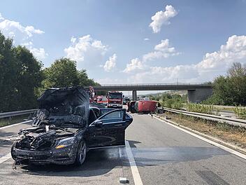 Einen Unfall mit zwei Verletzten gab es am Freitag nahe der Anschlussstelle Viereth-Trunstadt.  Foto: News 5