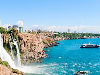 Unterer D&uuml;den-Wasserfall im t&uuml;rkischen Antalya
