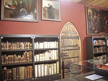 Die Bibliothek in der Wartburg  Foto: Bettina Knauth