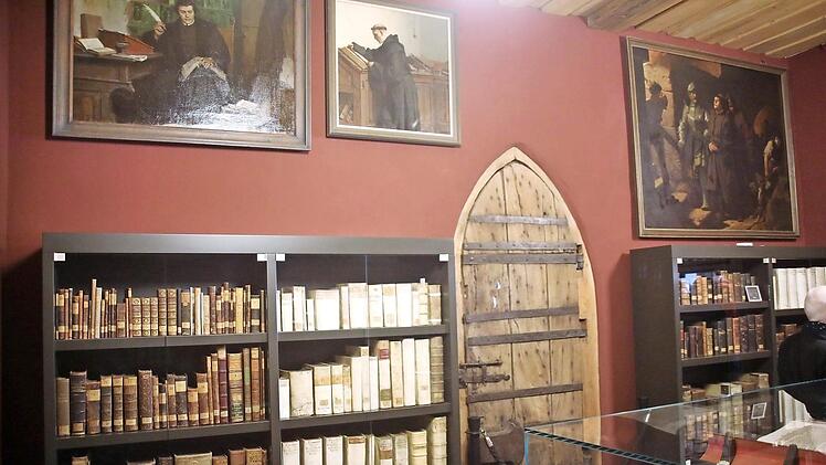 Die Bibliothek in der Wartburg  Foto: Bettina Knauth